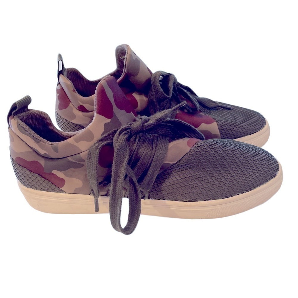 - Steve Madden Camouflaged Amy green Lancer athleisure Sneakers in size 7.5 - Picture 2 of 6